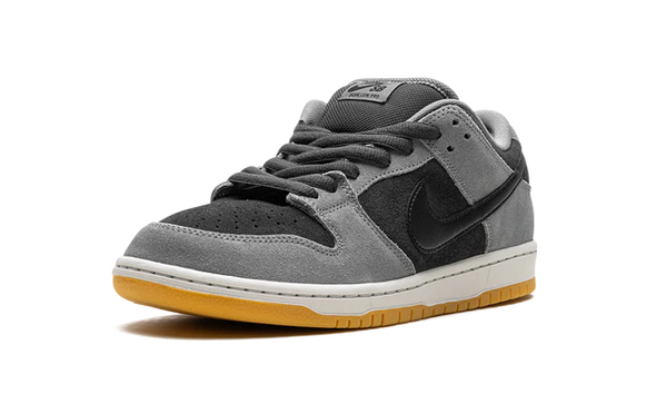 Nike SB Dunk Low "Dark Smoke Grey"