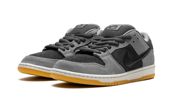 Nike SB Dunk Low "Dark Smoke Grey"