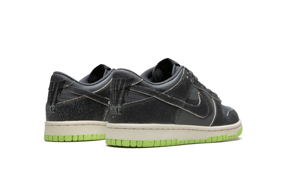 Nike Dunk Low Retro Premium "Halloween" Grade School